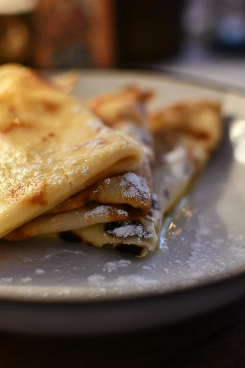 1 boisson et 1 crêpe beurre-sucre à venir consommer sur place