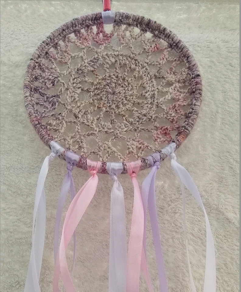 attrappe rêve crochet (15cm) - laine chinée mauve-rose